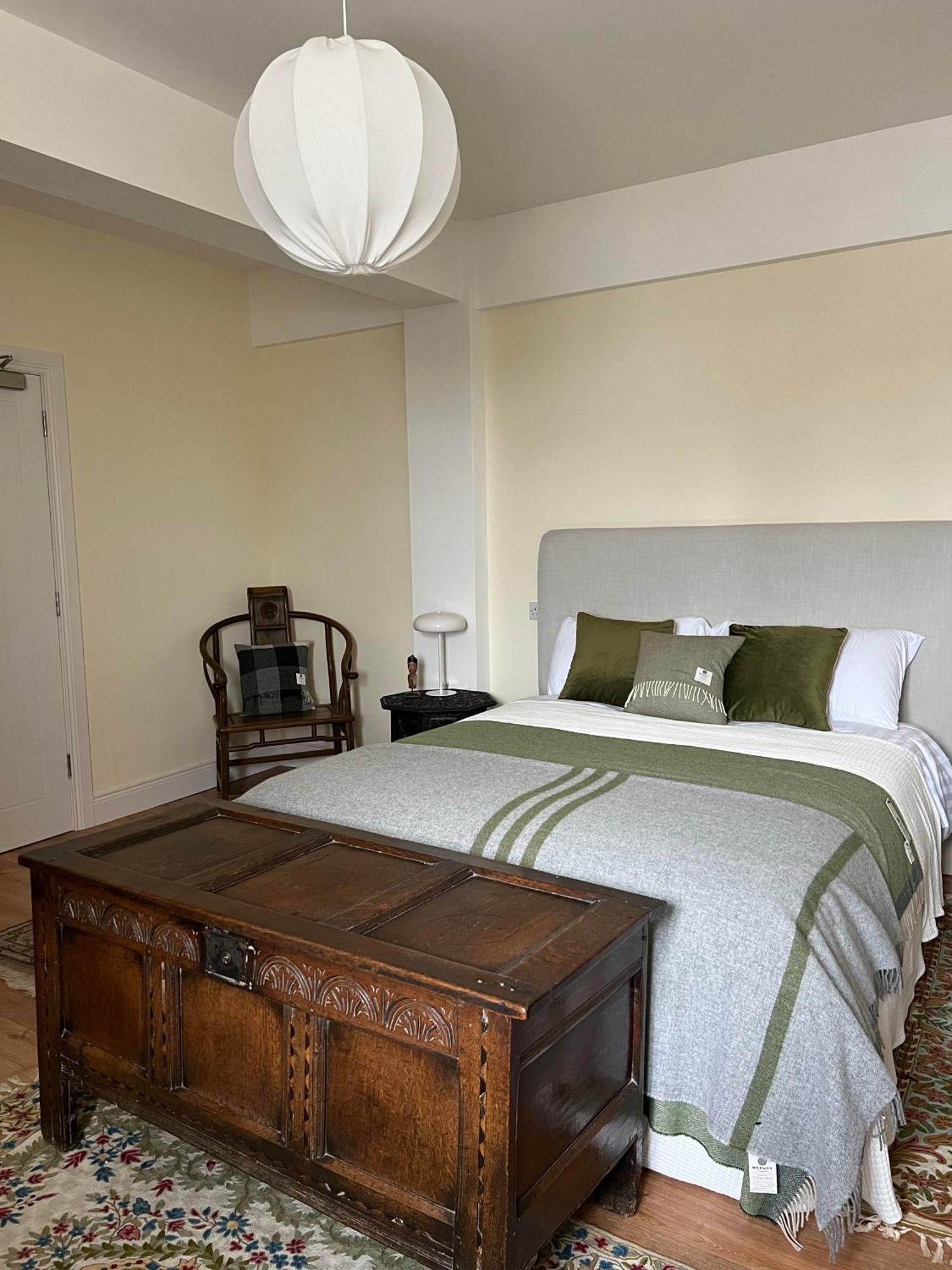 Riverfront Apartments At The Blue Goat Ramelton Exterior photo